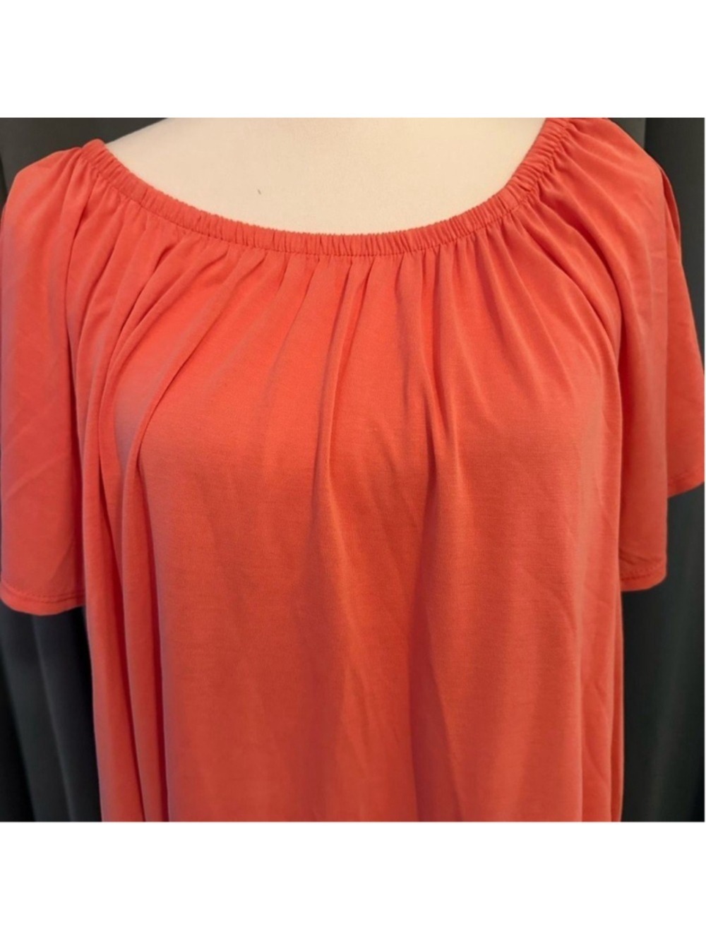 Green Envelope Melon Colored Top with elastic around the top Sz 2X NWT
